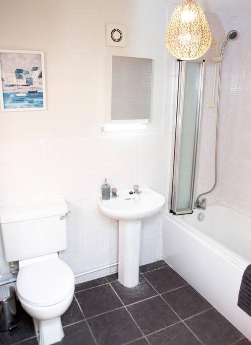 Cheerful 2 Bedroom House In The Heart Of Belfast Exteriér fotografie