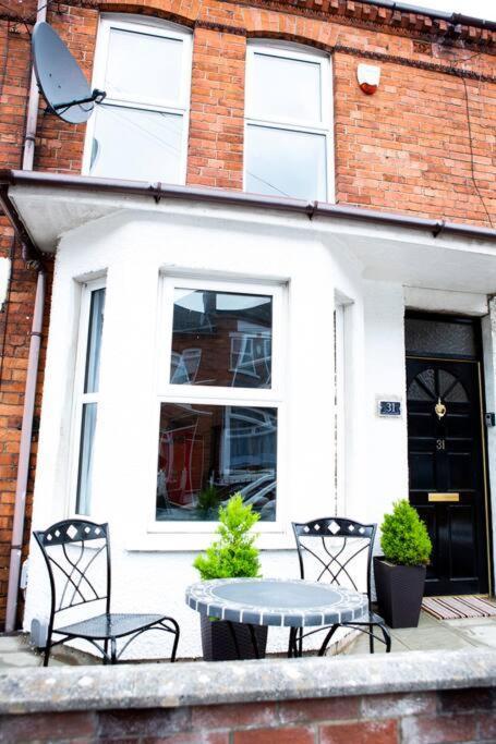 Cheerful 2 Bedroom House In The Heart Of Belfast Exteriér fotografie
